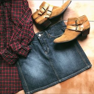 Gap | ✨ Black Denim Mini Skirt ✨
